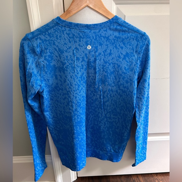 Long sleeve size 6 Lululemon top - Picture 1 of 2
